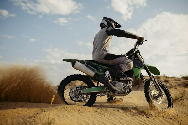 Comment conduire une moto tout terrain ?