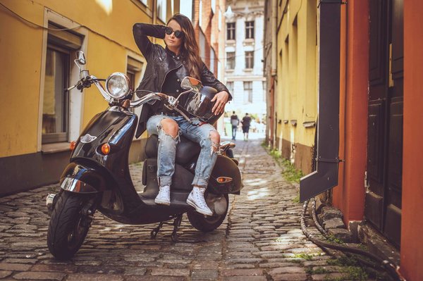 Pourquoi et comment choisir les scooters électriques par rapport aux scooters traditionnels ?