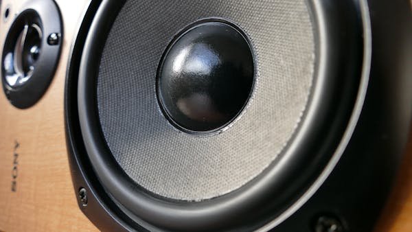 Découvrez le meilleur haut-parleur voiture pour un son exceptionnel