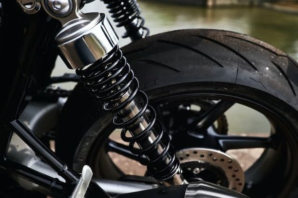 comment bien régler sa suspension de moto